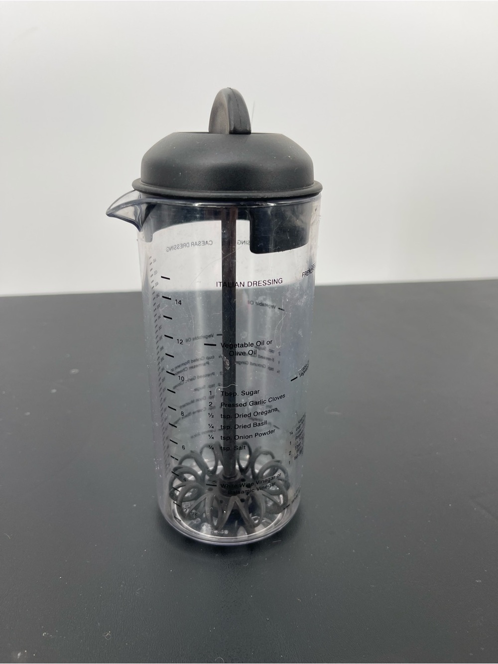 ⭐️Pampered Chef Mixing Bottle with Built-In Whisk